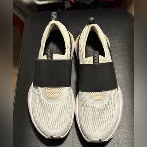 SOREL Kinetic Sneakers Slip On Size 7